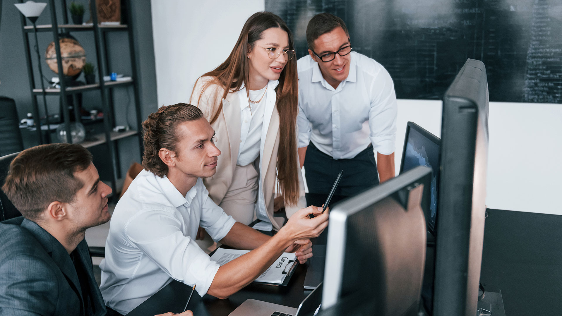 Team reviewing ecommerce performance